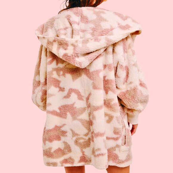 NEW Camo Print Furry Teddy Jacket Pink Casual Comfy Weekend Leisure Boutique - Picture 3 of 3